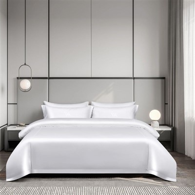 Спален комплект с бродирани граници